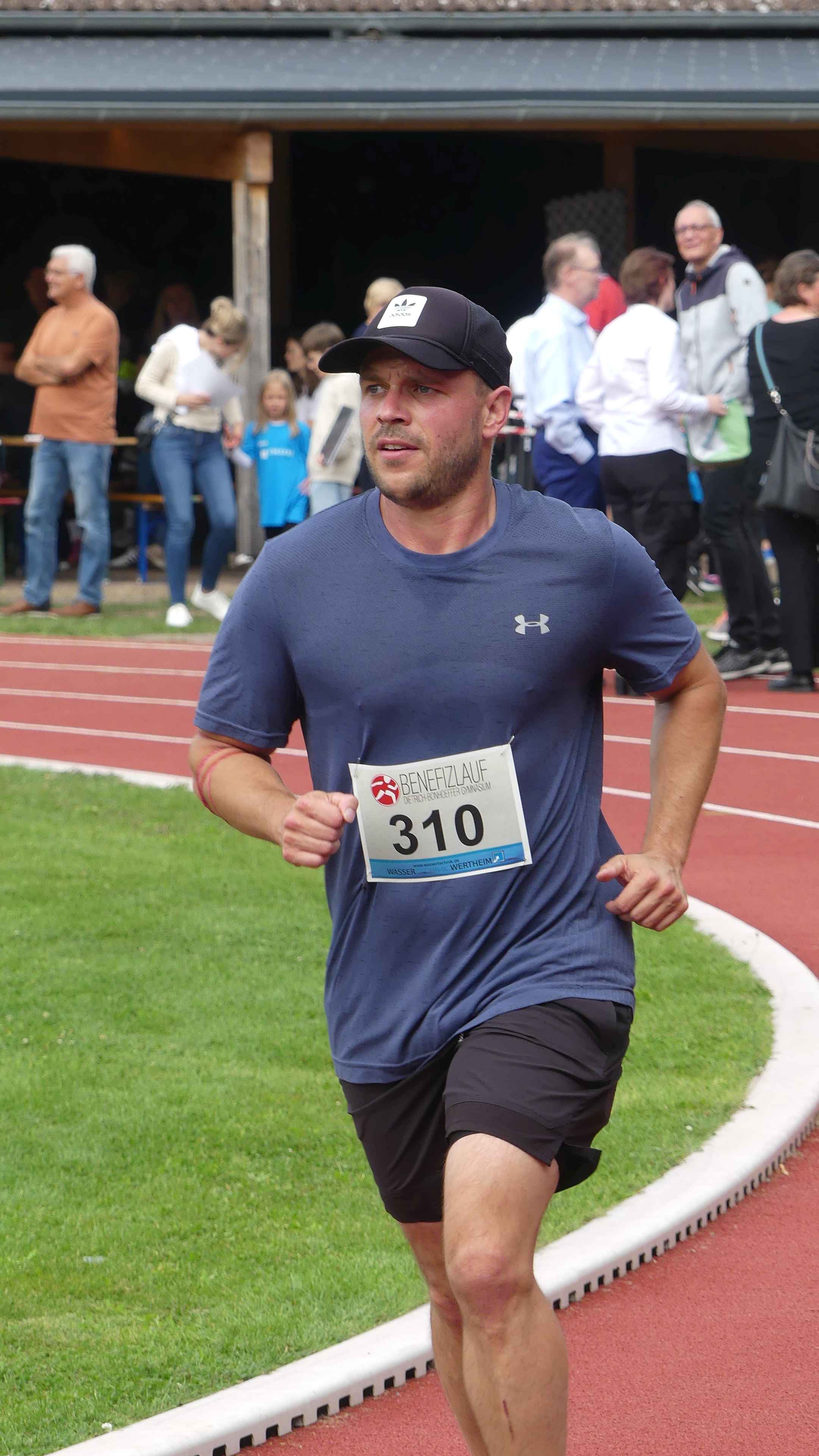 Bild vom 15. Benefizlauf im Jahr 2025. Dies ist das 340. Bild.